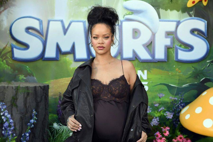 Rihanna: Superstar Reveals Her Karaoke Go-To