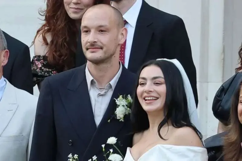 CHARLI XCX & GEORGE DANIEL: POP STARS GET MARRIED