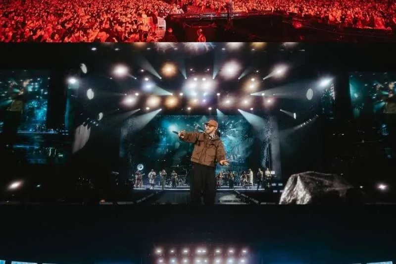 JUSTIN TIMBERLAKE FANS DEMAND REFUND AFTER "EMBARRASSING" ROMANIA SHOW