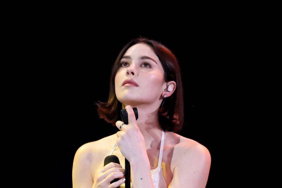 Gracie Abrams Reveals She Turns to Taylor Swift for Songwriting Guidance