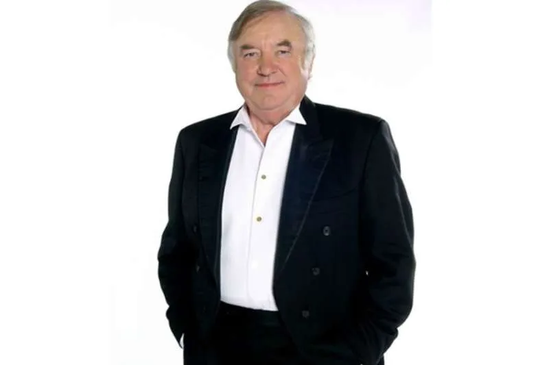 Jimmy Tarbuck Pens His First Memoir After Six Decades in Showbusiness Jimmy Tarbuck Pens His First Memoir After Six Decades in Showbusiness