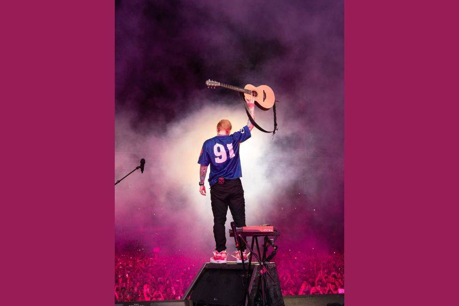 Ed Sheeran Fans Cause Mini ‘Earthquake’ During Shape of You Performance