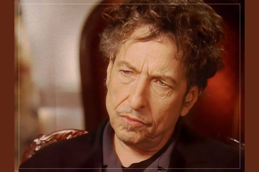 BOB DYLAN RETURNS TO THE STUDIO, FANS HOPE FOR NEW MUSIC 