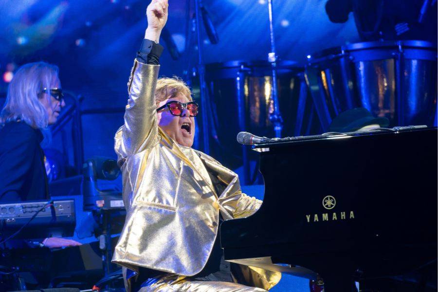 SIR ELTON JOHN SHUTS DOWN HOLOGRAM SHOW RUMOURS