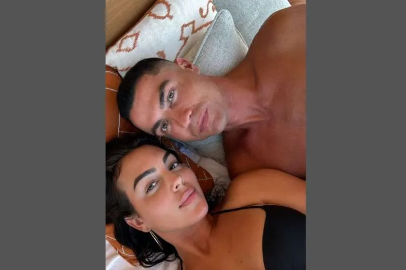 CRISTIANO RONALDO AND GEORGINA RODRÍGUEZ ANNOUNCE ENGAGEMENT 