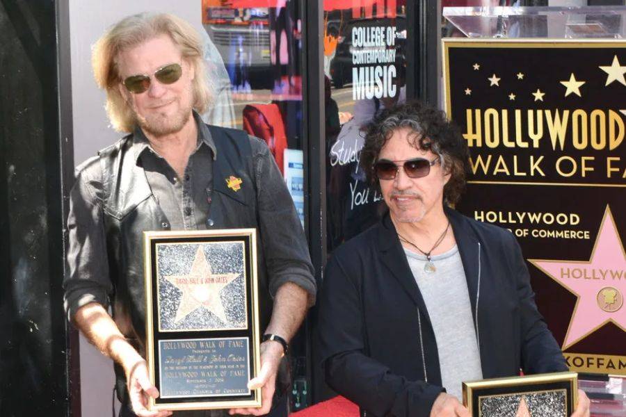 HALL & OATES SETTLE LEGAL BATTLE BEHIND CLOSED DOORS