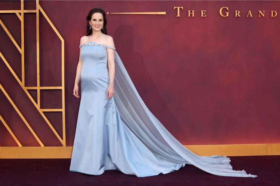 MICHELLE DOCKERY ANNOUNCES PREGNANCY AT DOWNTON ABBEY PREMIERE