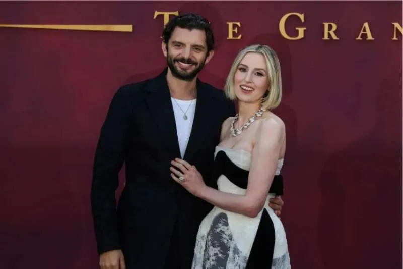 DOWNTON ABBEY STARS LAURA CARMICHAEL & MICHAEL C. FOX SECRETLY WED DOWNTON ABBEY STARS LAURA CARMICHAEL & MICHAEL C. FOX SECRETLY WED