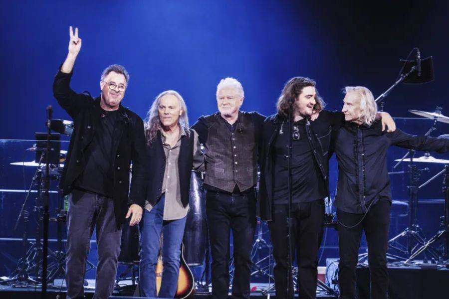 EAGLES EXTEND LAS VEGAS RESIDENCY INTO 2026 DUE TO OVERWHELMING DEMAND