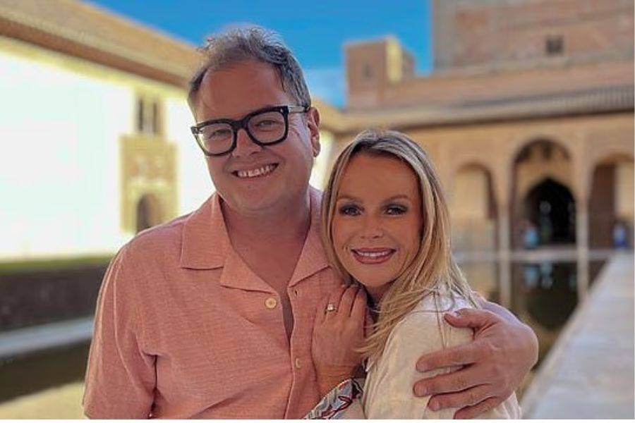 AMANDA HOLDEN AND ALAN CARR’S ANDALUCÍAN VILLA NOW OPEN 