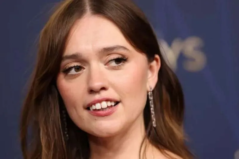 AIMEE LOU WOOD STANDS BY CRITICISM OF SNL SKETCH