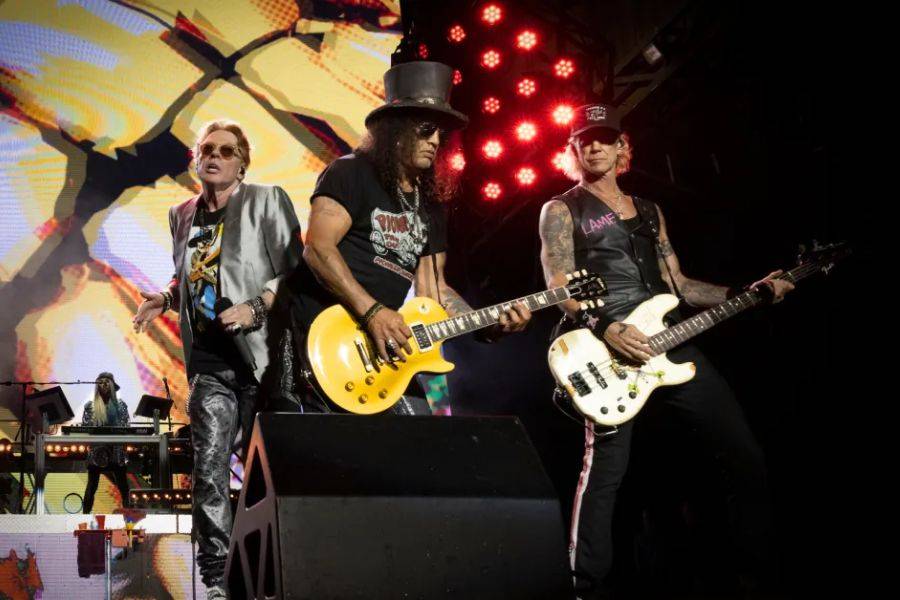 GUNS N’ ROSES: SLASH TEASES NEW ALBUM