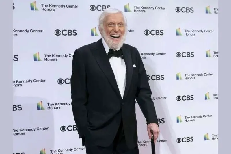 DICK VAN DYKE JOKES ABOUT REACHING 100: “WOULDN’T IT BE FUNNY IF I DIDN’T MAKE IT?”