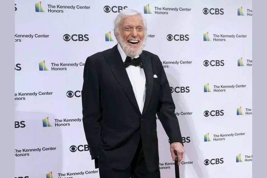 DICK VAN DYKE JOKES ABOUT REACHING 100: “WOULDN’T IT BE FUNNY IF I DIDN’T MAKE IT?”