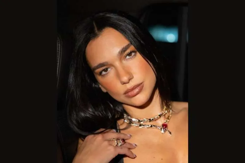 DUA LIPA PASSES HER SPANISH GCSE, AND SHE’S STUDYING FOR THE NEXT ONE