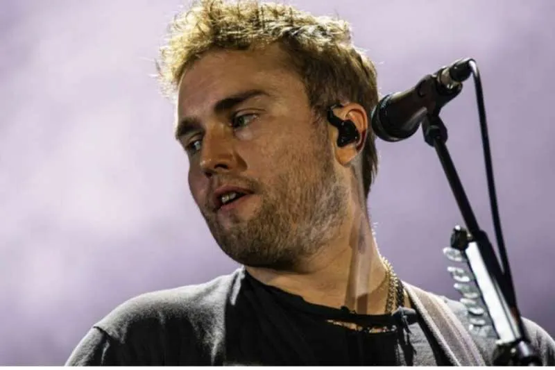 SAM FENDER WINS MERCURY PRIZE 2025 FOR ‘PEOPLE WATCHING’ 