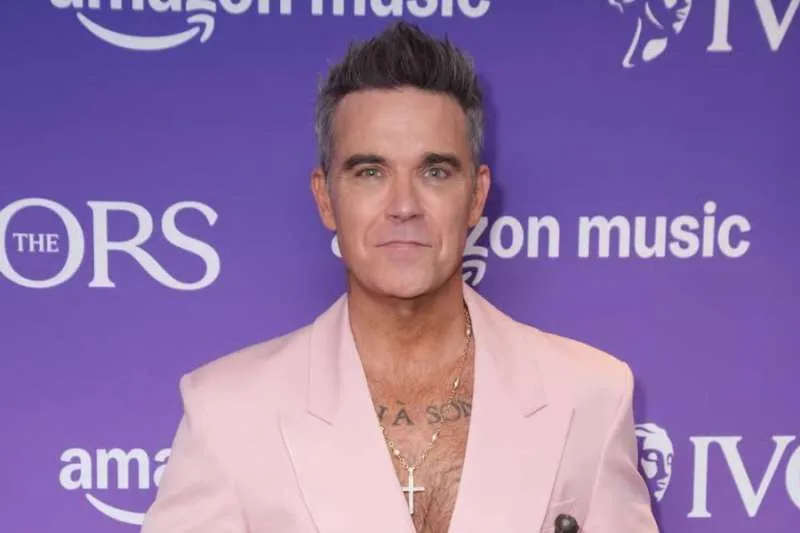 ROBBIE WILLIAMS SAYS NOEL GALLAGHER’S “MAGIC HAS GONE” SINCE EARLY OASIS ALBUMS