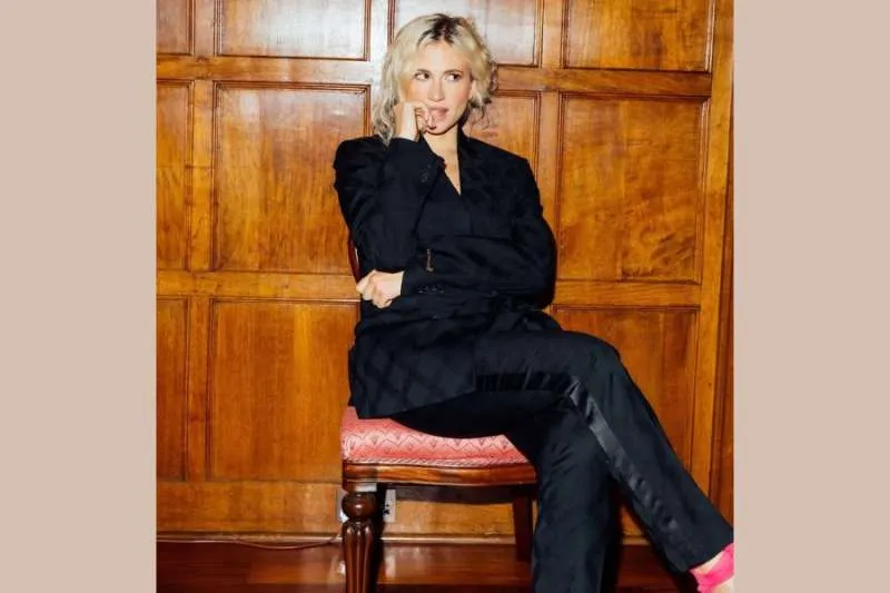 PIXIE LOTT ANNOUNCES THE BIRTH OF HER SECOND CHILD WITH OLIVER CHESHIRE