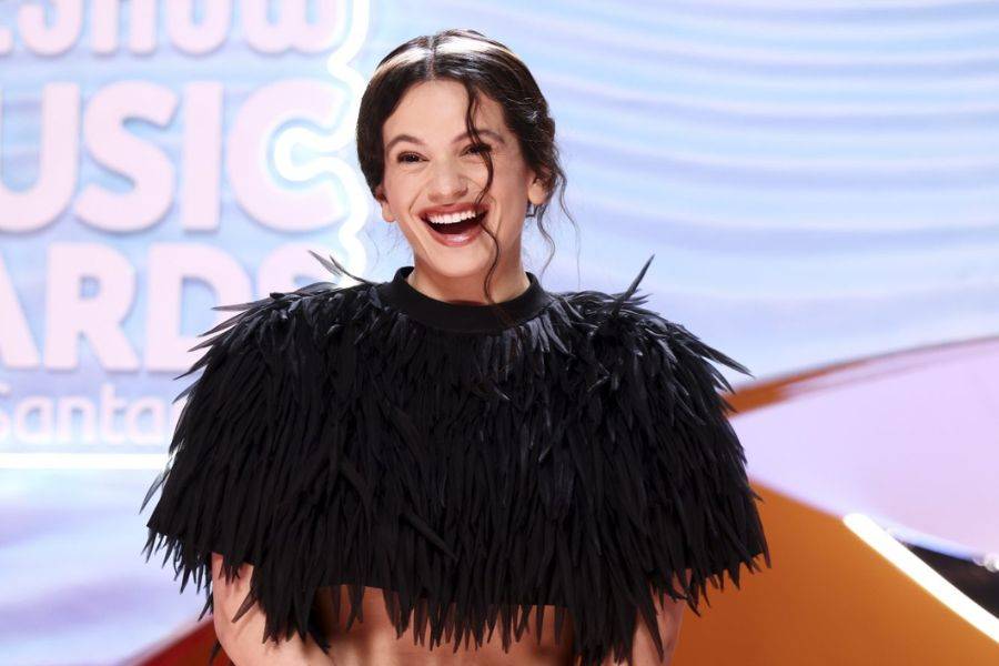 ROSALIA: "LUX" IS MOST STREAMED ALBUM BY SPANISH SPEAKING ARTIST