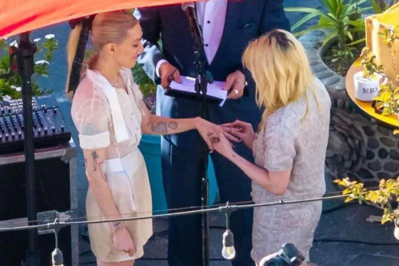 Kristen Stewart Ties the Knot in Intimate Los Angeles Wedding Kristen Stewart Ties the Knot in Intimate Los Angeles Wedding