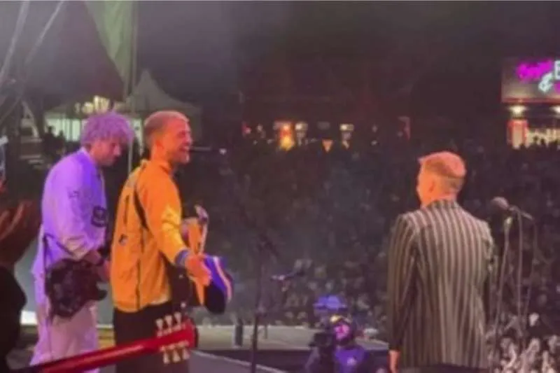 Patrick Bamford Joins Kaiser Chiefs On Stage in Surprise Guitar Cameo at Leeds Gig