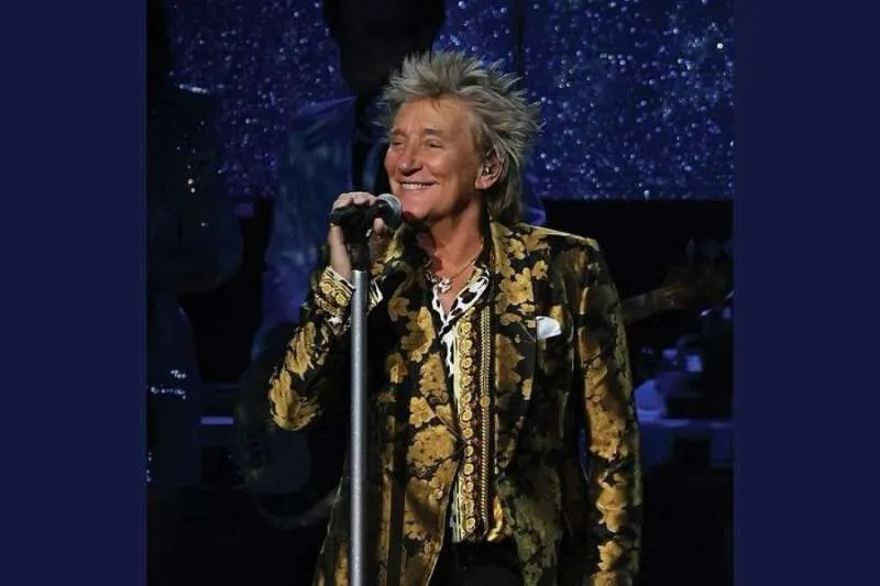 ROD STEWART CANCELS VEGAS SHOW AMID ILLNESS - FANS WORRIED AHEAD OF GLASTONBURY