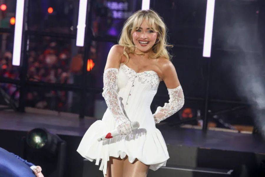 Sabrina Carpenter Wants to Ban Phones at Her Gigs – And Her Reason Might Surprise You