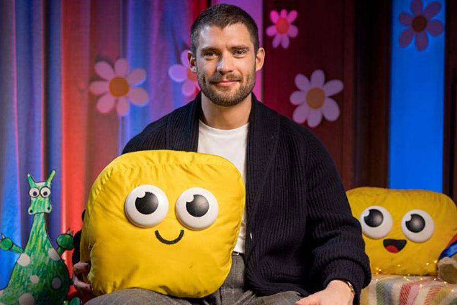 Superman Swaps Cape for CBeebies: David Corenswet Reads a Bedtime Story